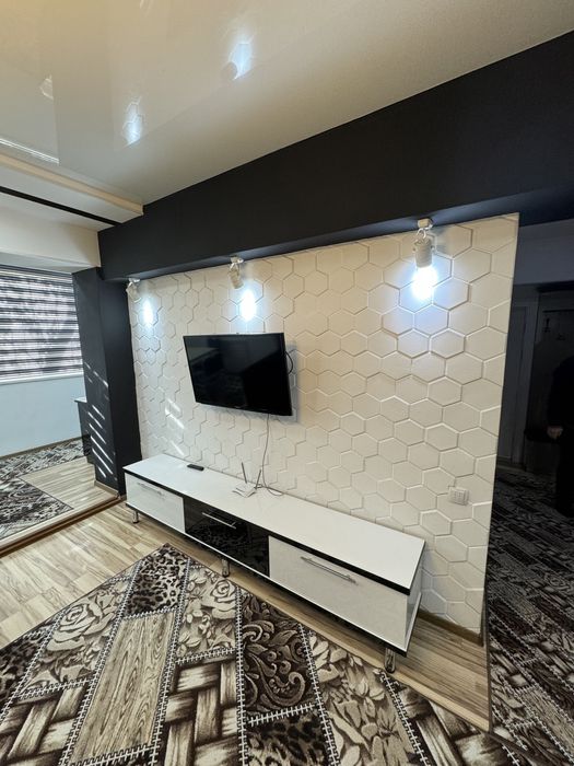 Сдаётся 2 х комнатная квартира на Ц 4 со всеми удопствами .