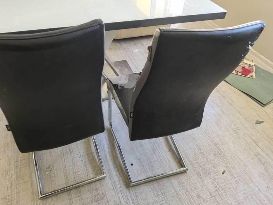 Маса за хранене + подарък 4 стола