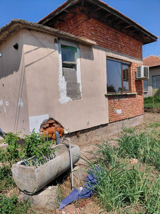 Къща в село Смирненски продава се