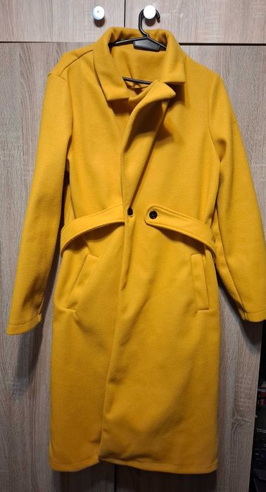 Дамско дълго жълто палто