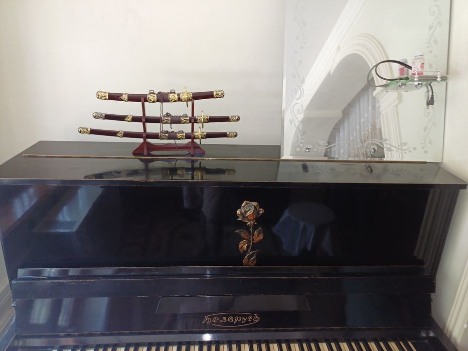 Продается пианино белорусь