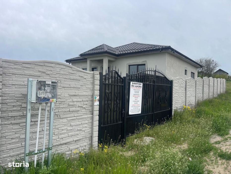 Casa parter, 129 m utili, 450 mp, zona Malu Mare