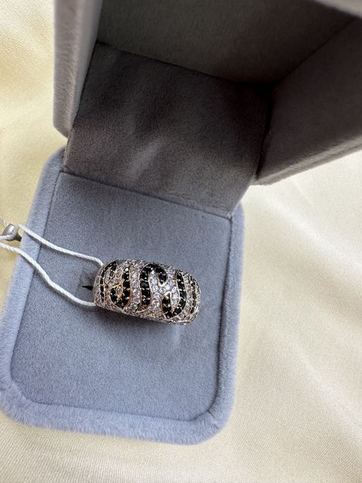 Золотое кольцо с фианитами