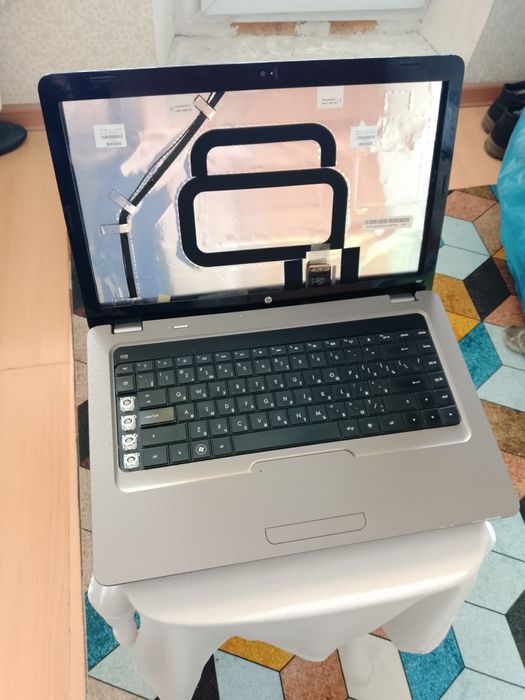 Корпус ноутбука в хорошем состоянии