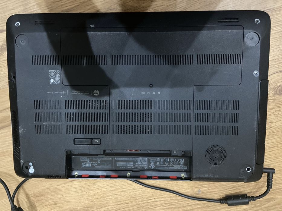 Не работещ лаптоп HP с тъчскрийн