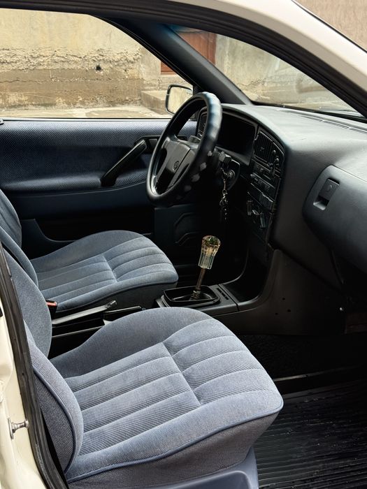 Passat B3 1.8л 1990г