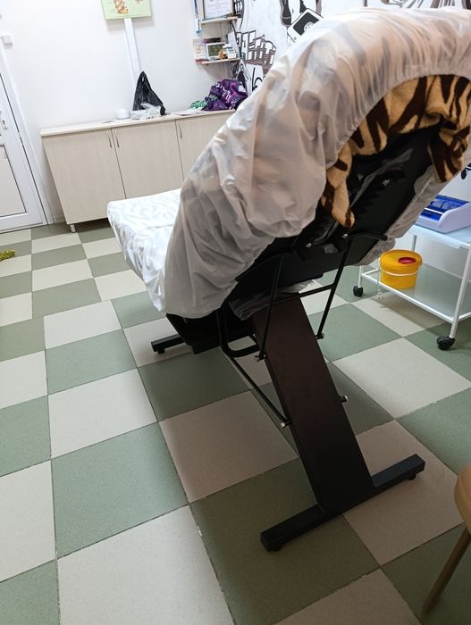 Продам косметологическую кушетку
