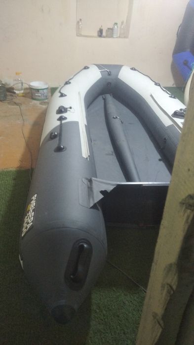 Лодка Ривьера 3.600