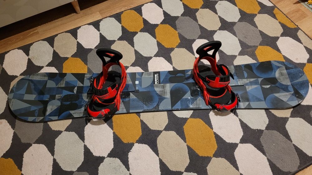 Placa snowboard Burton 158 cu legături Burton Custom