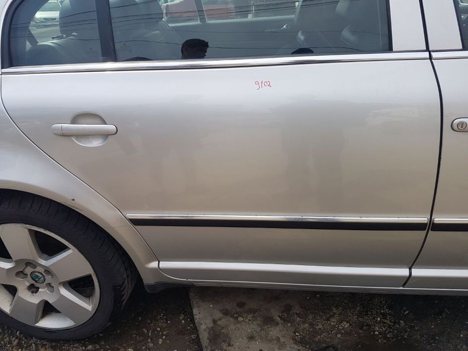 Usa / Portiera Dreapta Spate Skoda Superb 1 2002 - 2008 Cod Culoare 9102