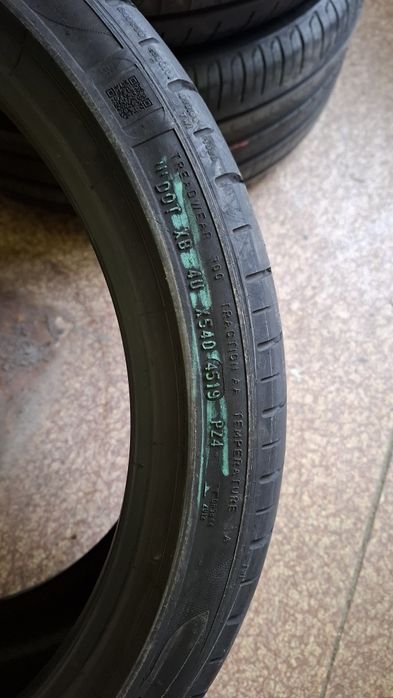 2бр летни гуми Pirelli P Zero 225 40 18