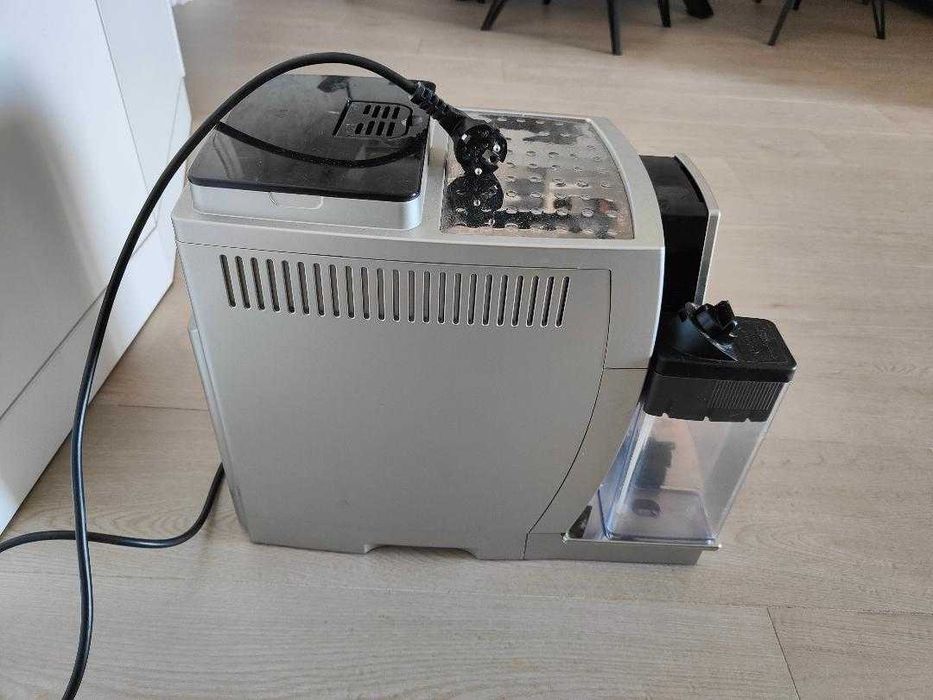Espressor automat De'Longhi Cappuccino ECAM 23.460.B