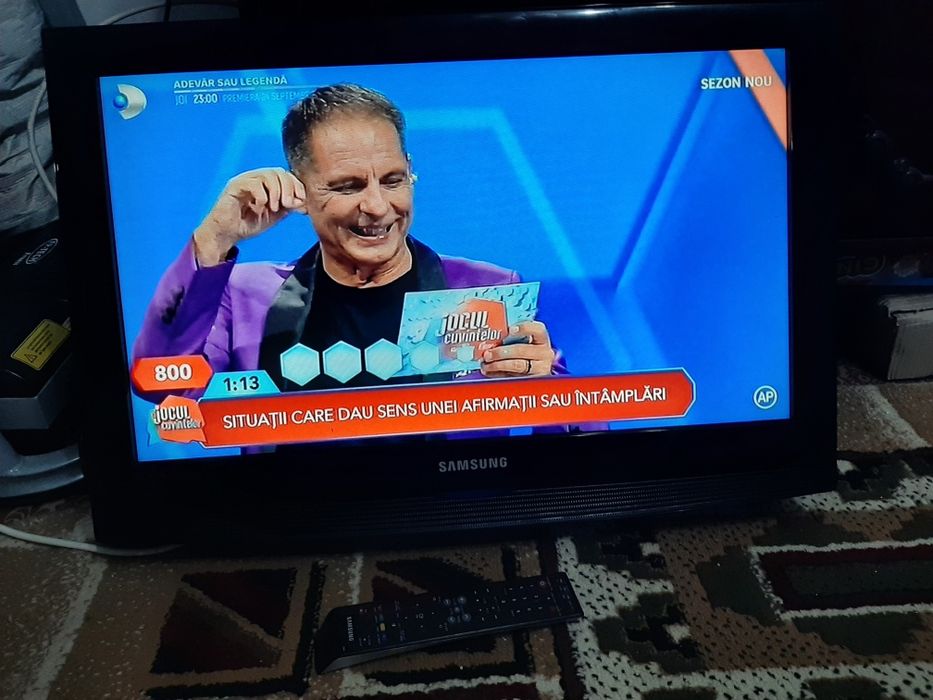 Vând TV Samsung  diagonala 67