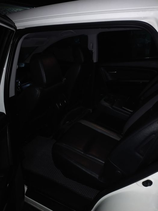 Мазда  С Х 9 белая