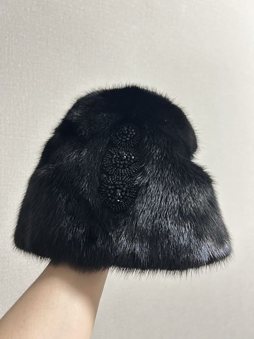 Шапка норковая со стразами