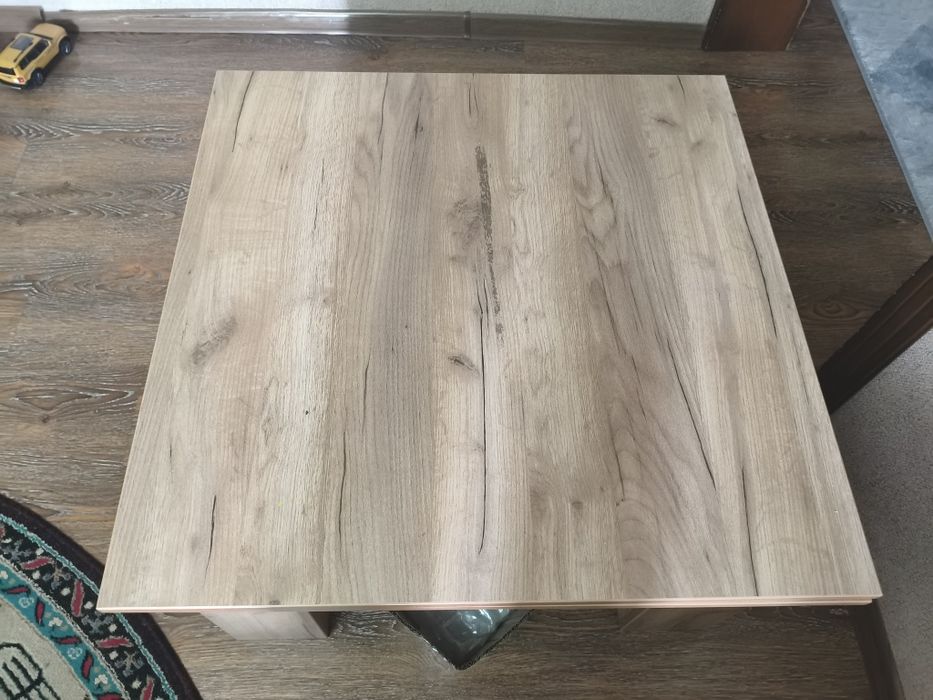 Продается новый стол трансформер размером 80x80