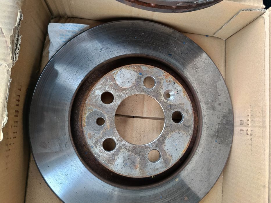 Накладки Brembo и дискове 288mm за голф 4