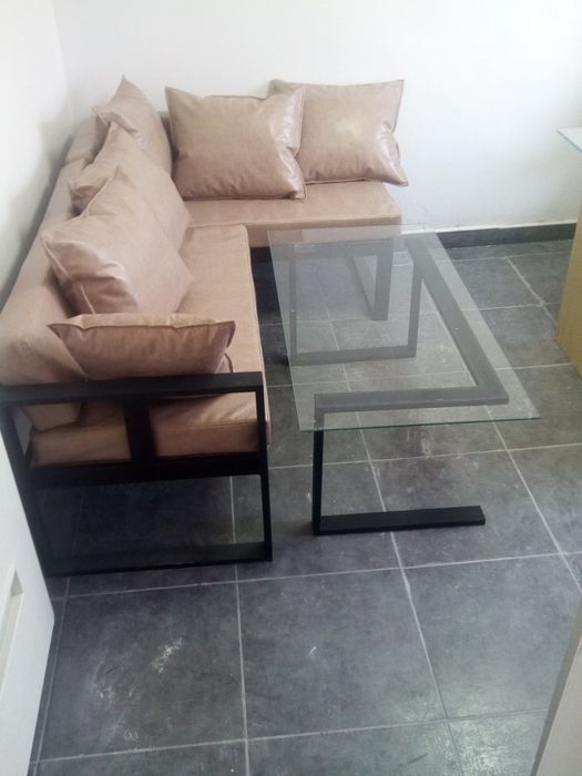 Дизайнерски офис мебели