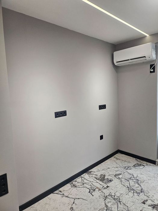 Луксозен магазин на бул. Владигеров – след ремонт, витрина, готов за