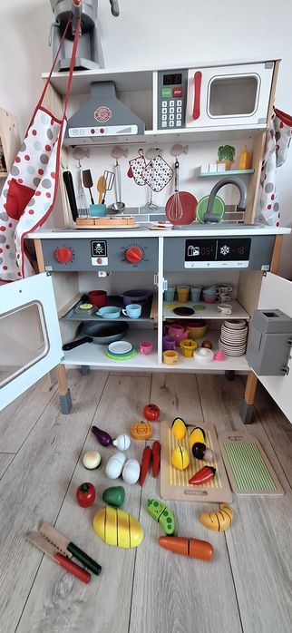 Дървена кухня Икеа, магазин, къща