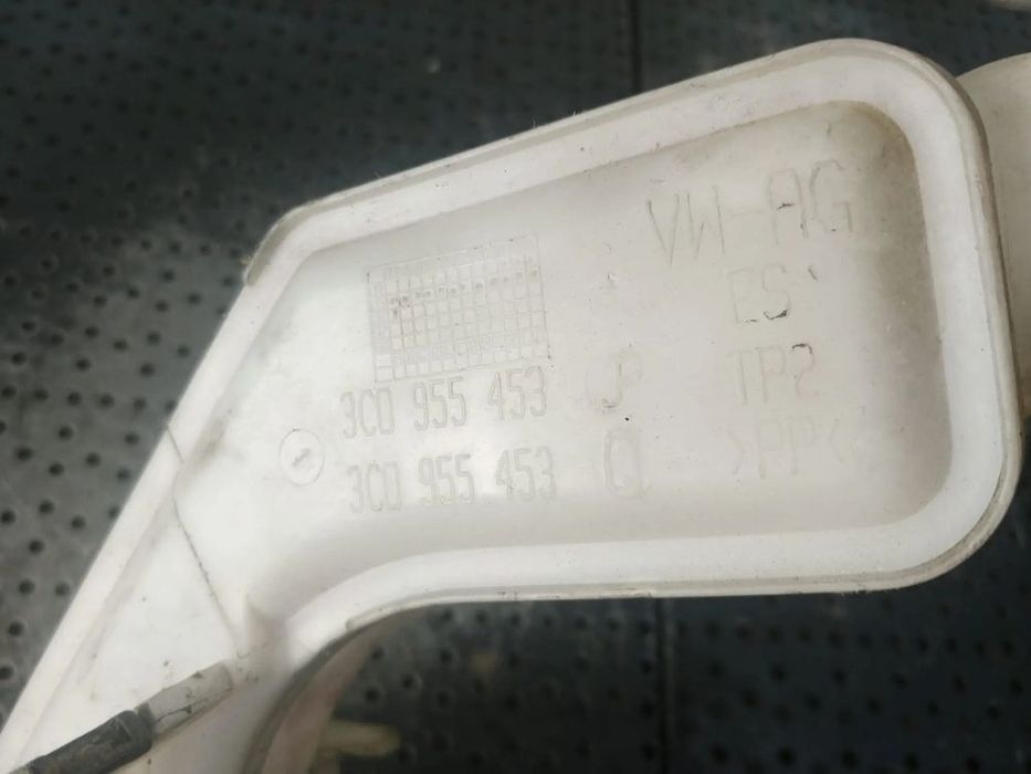 vas strop gel cu pompita  vw passat b6 3c 3c0955453