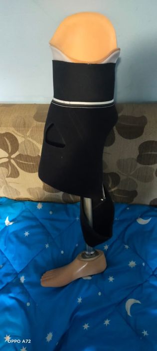 Vand proteza, noua picior drept