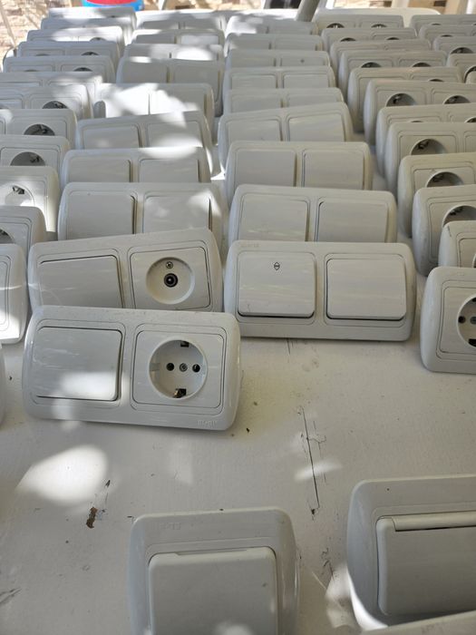 Контакти, ключове, кабелна телевизия