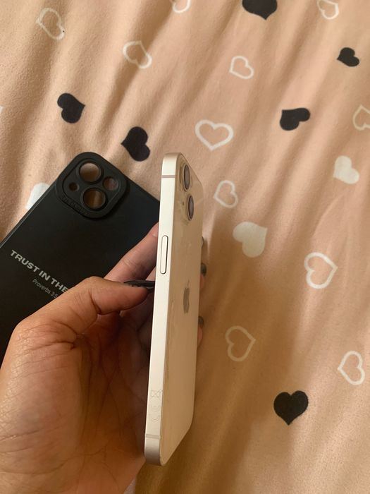 Vând iPhone treișpe pentru piese