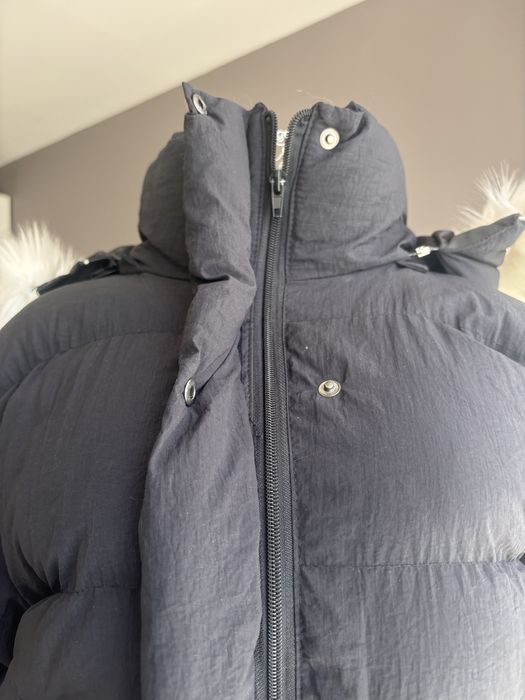 Яке бомбер на Barrels and Oil