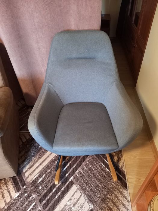 Продавам две кресла