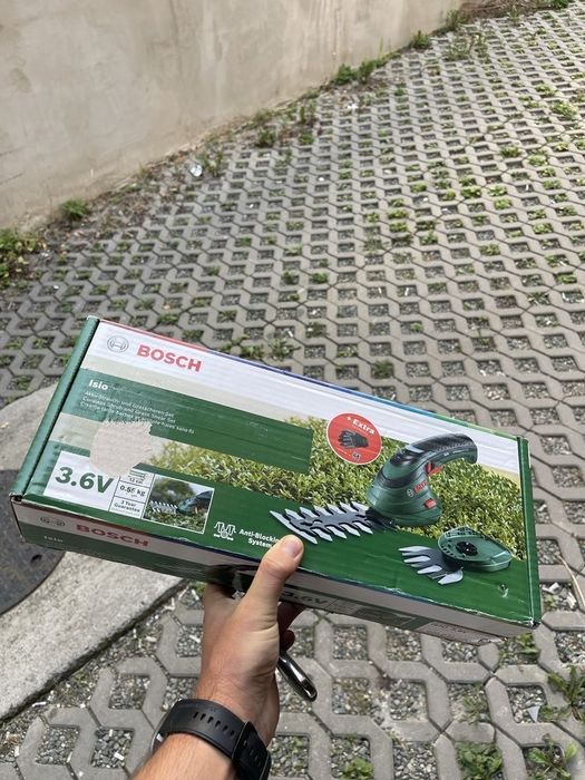 Bosch ISIO  Masina de tuns gard viu