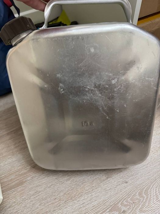 Металлическая канистра