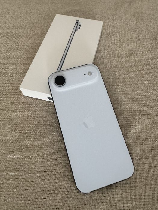 iPhone 17air blue 256gb