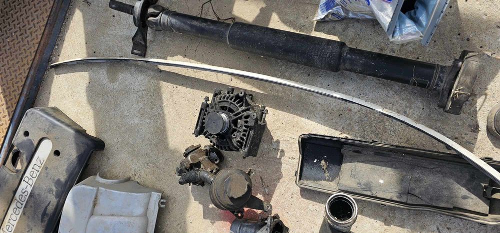 Части останали от Мерцедес Е220 CDI EVO