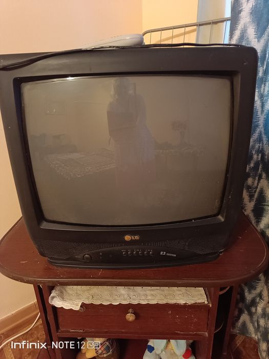 Телевизор старого образца LG