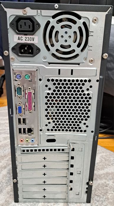 Kit computer ( unitate + monitor )