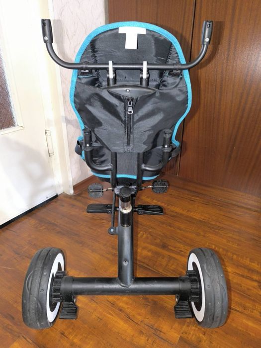 Триколка Kinderkraft Aston