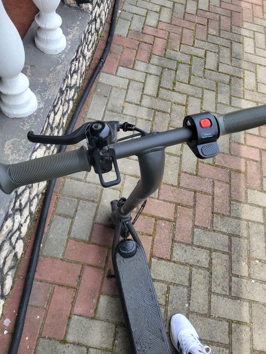 Vand trotineta electrică NINEBOT ekickScooter c2pro 7 inch negru-rosiu