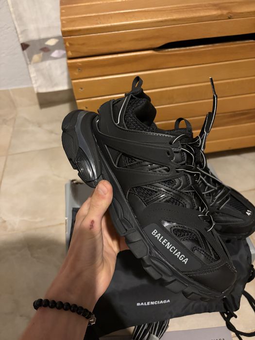 Balenciaga track