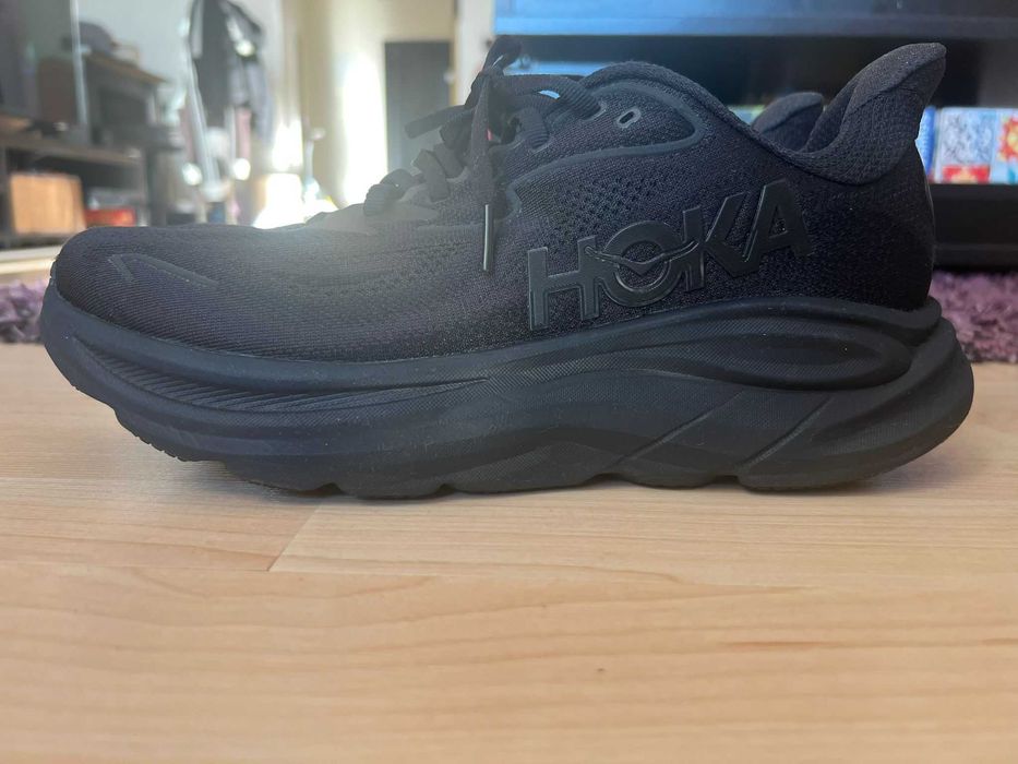 Hoka Clifton 10 Full Black nr. 44 – stare excelentă