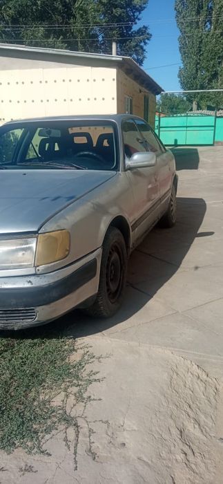 Ауди 100 С4.    .