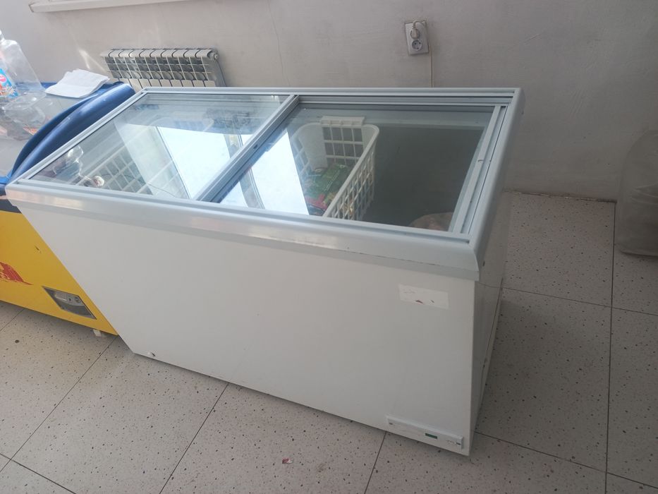 Холодильник витринный