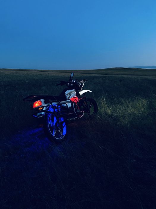 Мотоцикл 200 куб