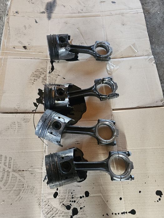 Piston motor cu biela  Yanmar 4TNE98