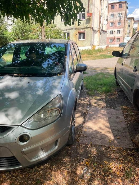 Ford s max mai multe detalii privat