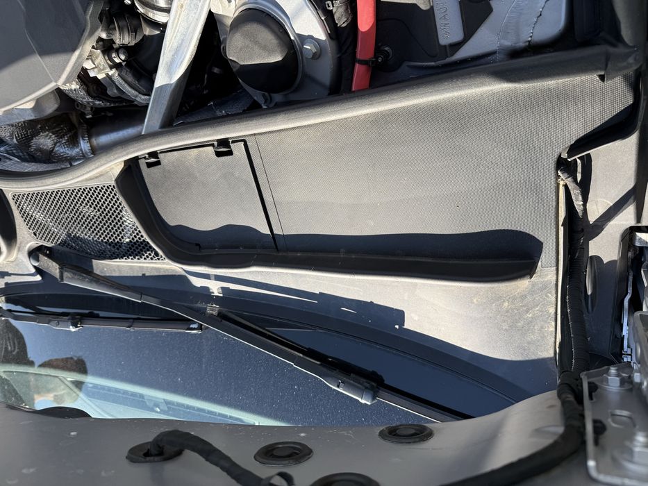 Grilă ștergătoare parbriz Audi A4 B9