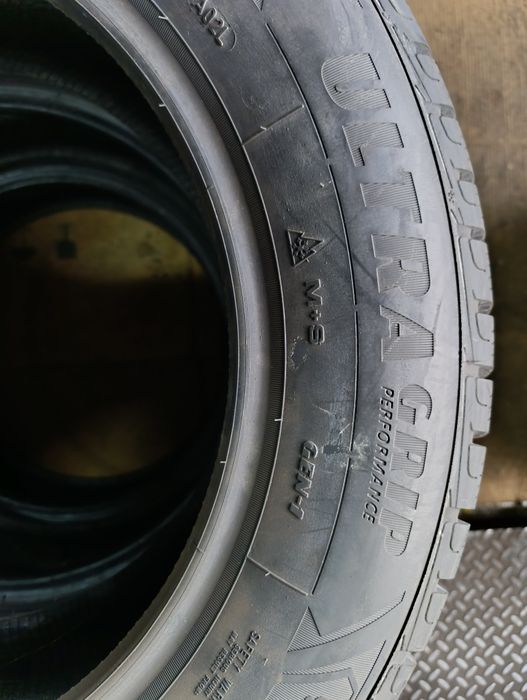 Anvelope de iarnă noi 215 65 17 Goodyear