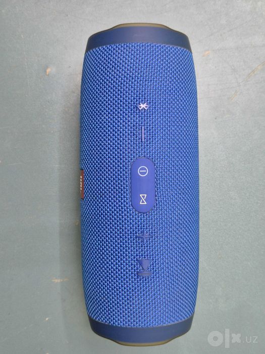 Продам портативную колонку jbl charge 3