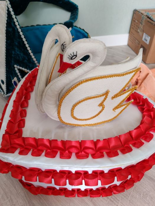 Қалта, ақ жол тұсау кесер