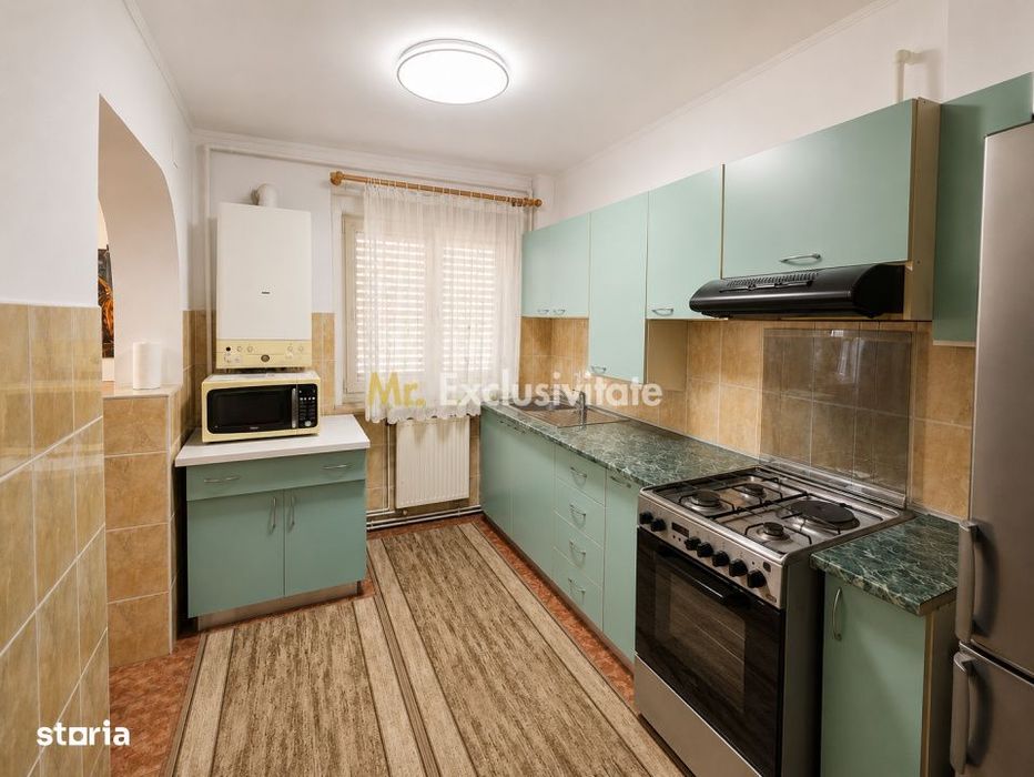De vânzare apartament 3 camere Arinului
